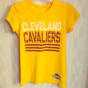 Women’s Addidas Cavs tee
